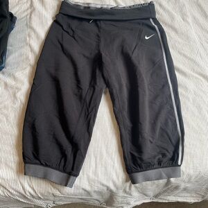 Nike Black Kids Cropped Joggers with Gray Trim